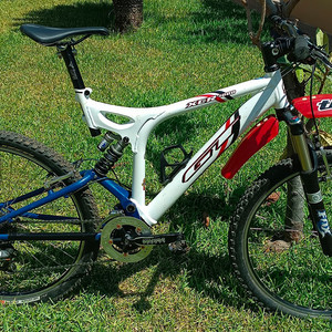 GT XCR 1000 FB.jpg?VersionId=8ZAwWGcDcsYq.x59j8Zqwue27nBx